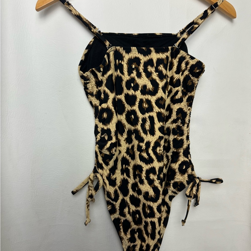 Leopard Print one Piece Swimsuit with high thigh and cheeky bottom Small NWOT - Picture 5 of 6
